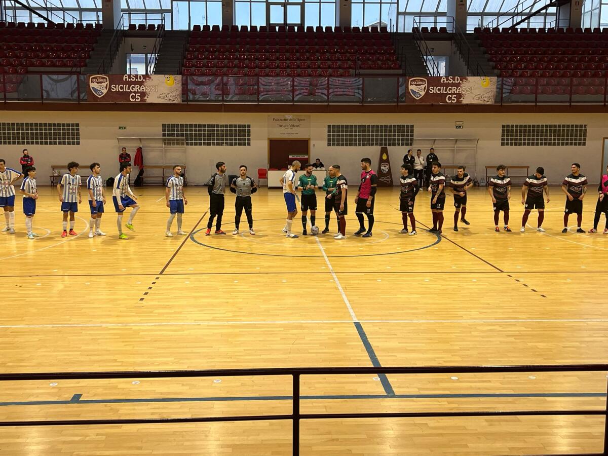 Ssd Gela Futsal che lotta e vince anche ad Acireale: la capolista espugna il PalaVolcan - 