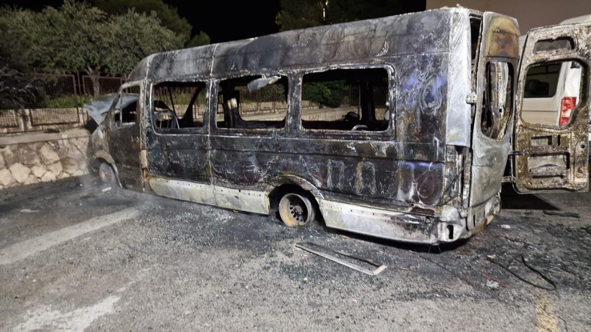 Incendio pulmini Aias: solidarietà da Scuvera (FdI) e Donegani (PeR) - 