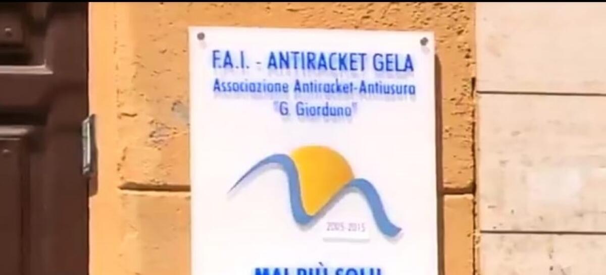Antiracket con il punto interrogativo - 