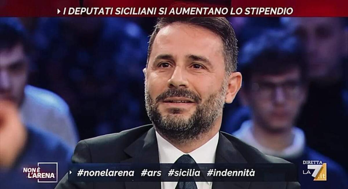 Scontro durissimo tra Di Paola e De Luca da Giletti - 