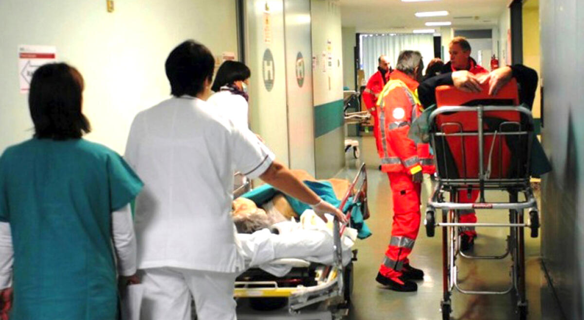 Anziano dimesso, cade e torna in ospedale -