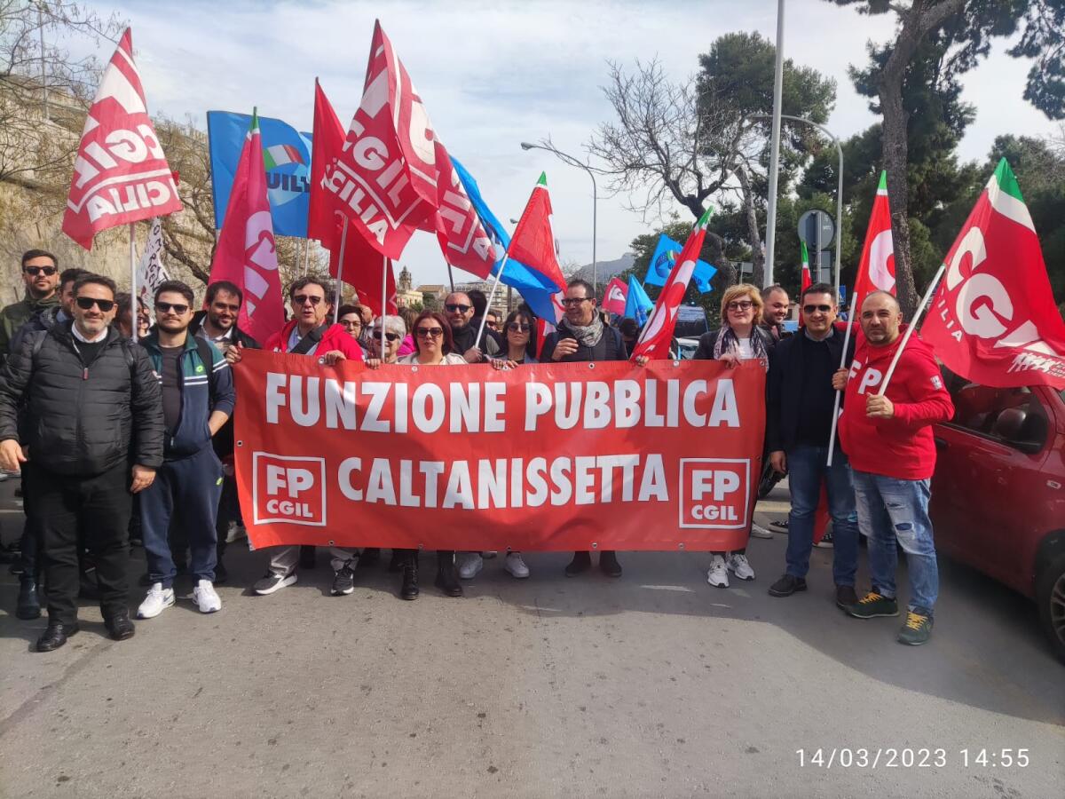 Cgil nissena con 40 precari Covid alla manifestazione regionale - 