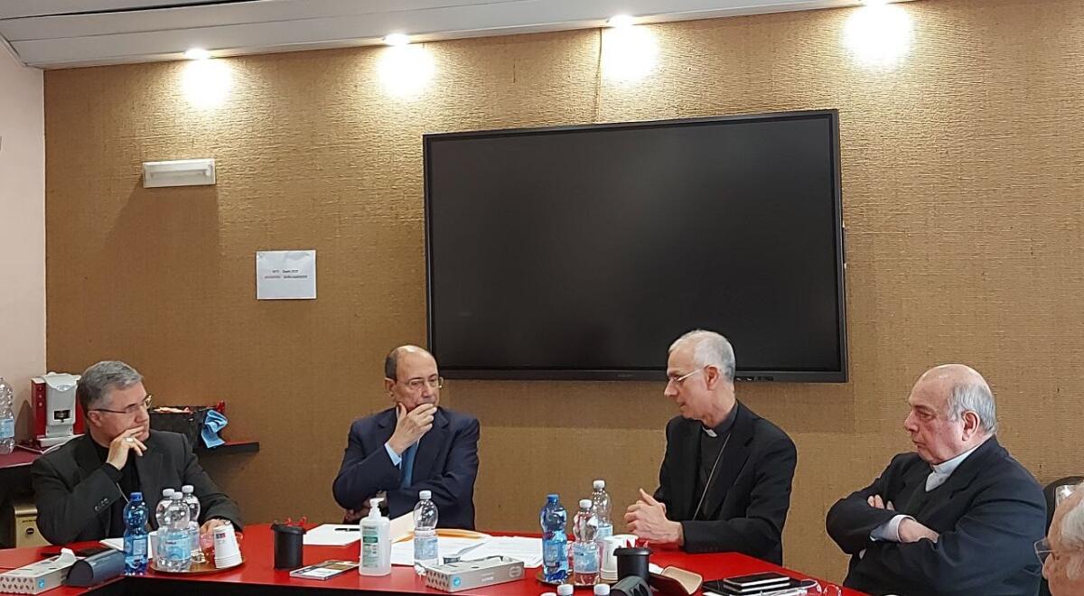 Schifani incontra i vescovi siciliani e parla di formazione e lavoro - 