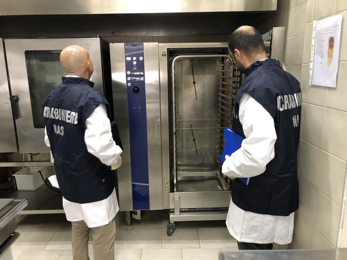 Igiene precaria: sequestro di 100 kg di alimenti - 