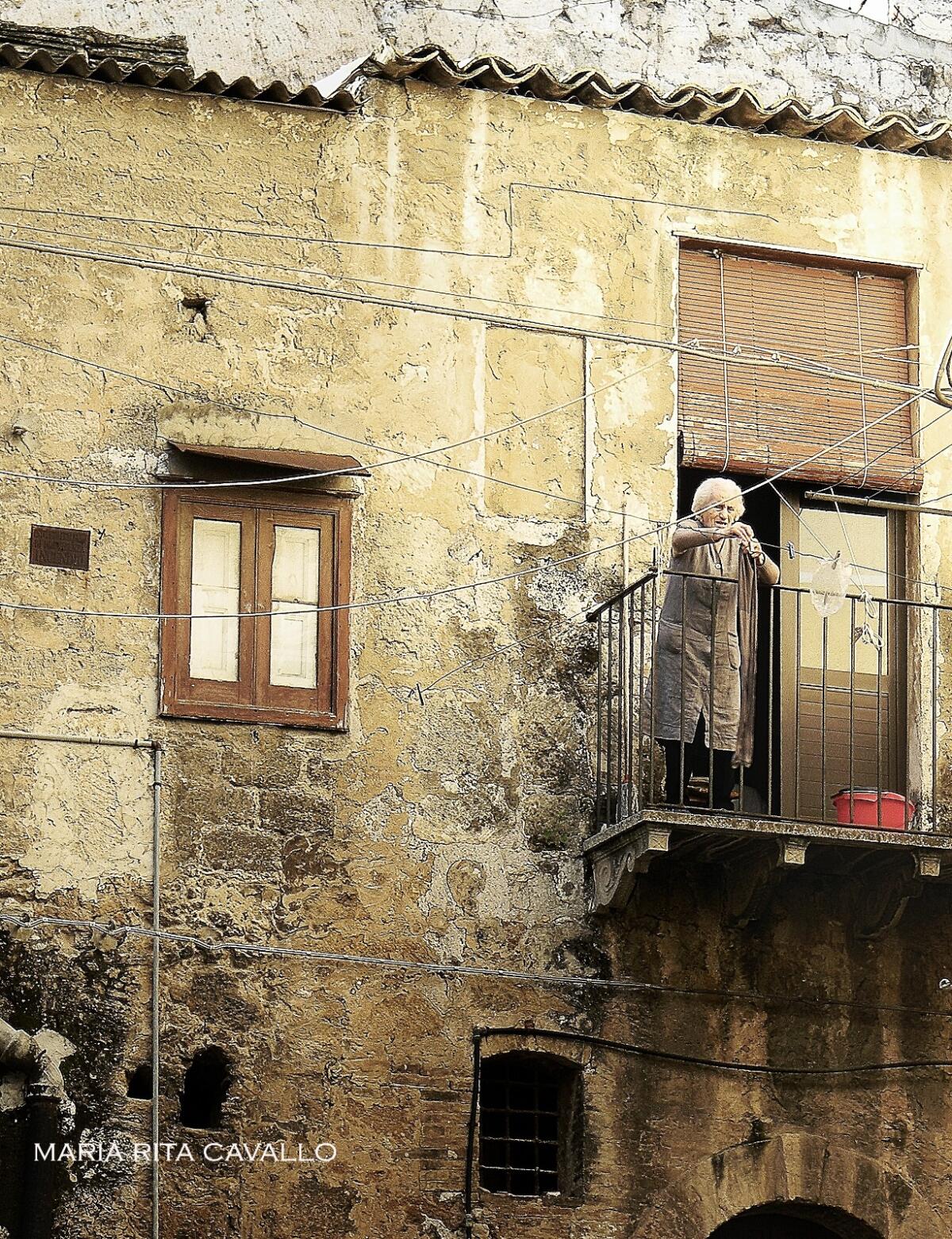 Mostra sull’universo femminile alle Mura federiciane - 