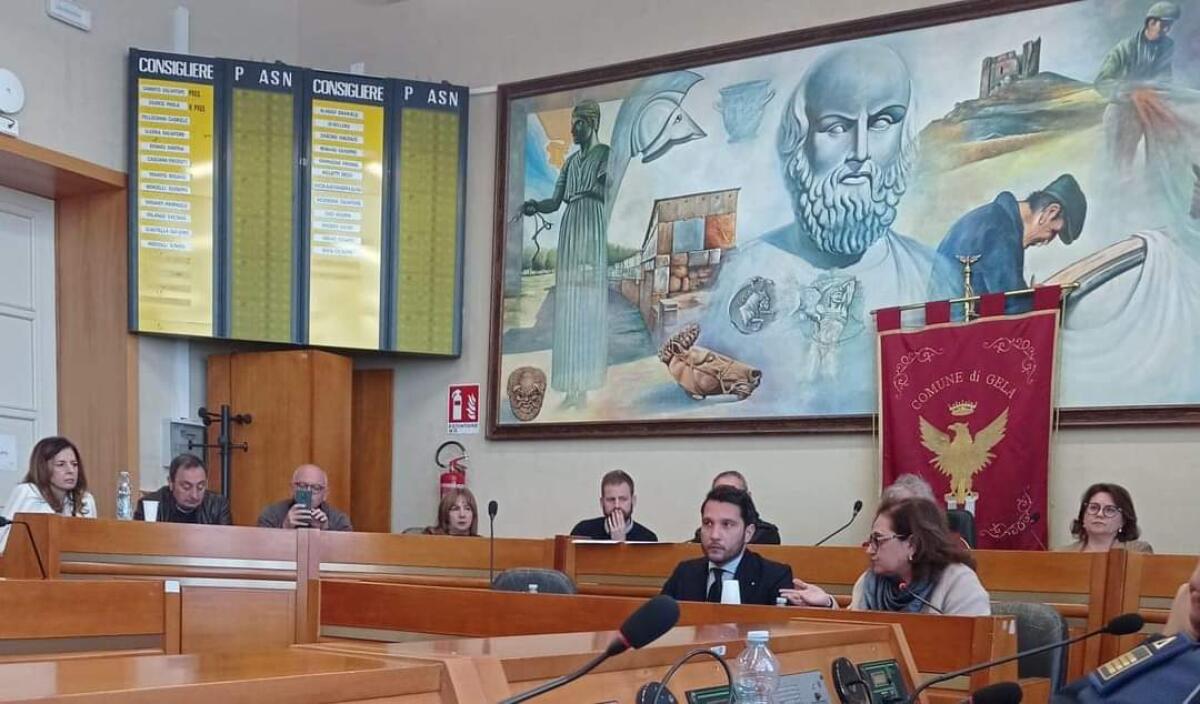 Assemblea al Comune: si lavora con 250 dipendenti in meno -