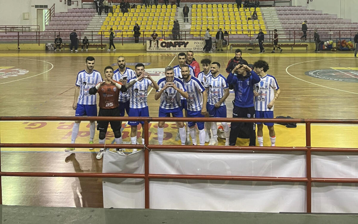 Futsal, la capolista Ssd Gela vola: poker al Barcellona -