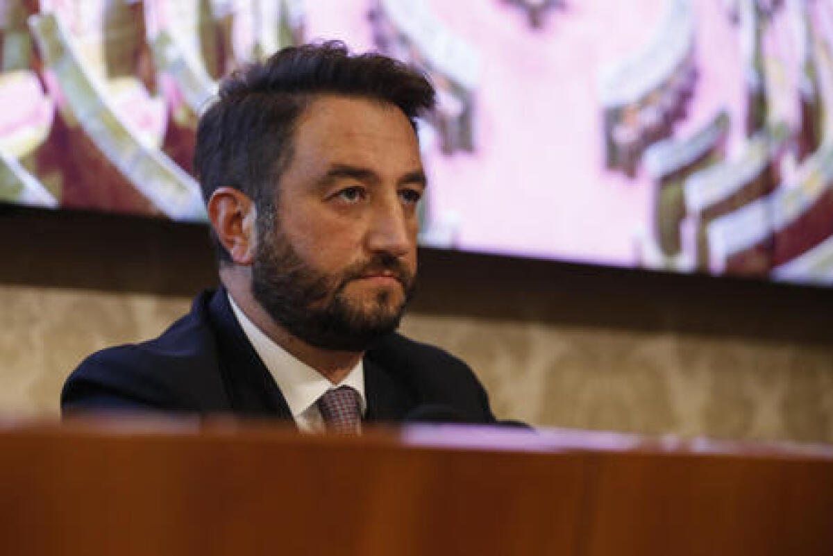 Cancelleri lascia il M5S - Giancarlo Cancelleri durante la conferenza stampa del Movimento 5 Stelle per presentare un piano di rilancio economico per affrontare la crisi causata dal coronavirus, Roma 5 marzo 2020. ANSA/FABIO FRUSTACI