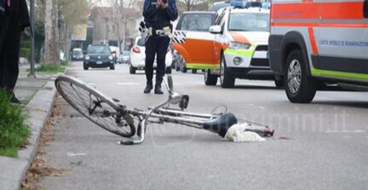 Ciclista stroncato da malore -