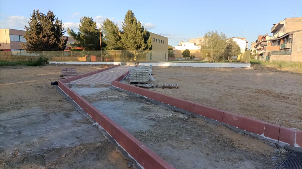 A Settefarine lavori in corso di una strada ”fai da te” - 