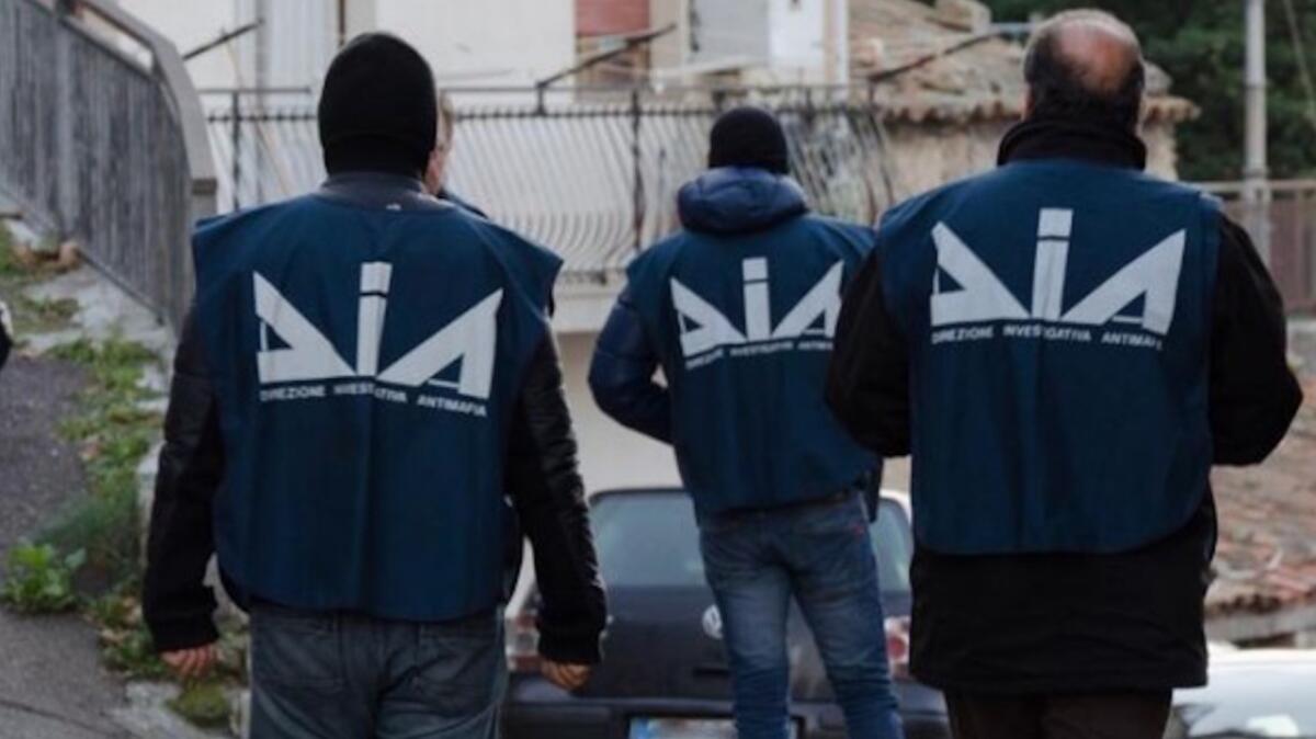 La Dia conferma: Cosa Nostra e Stidda a braccetto nel malaffare. Gela capitale degli incendi dolosi - 