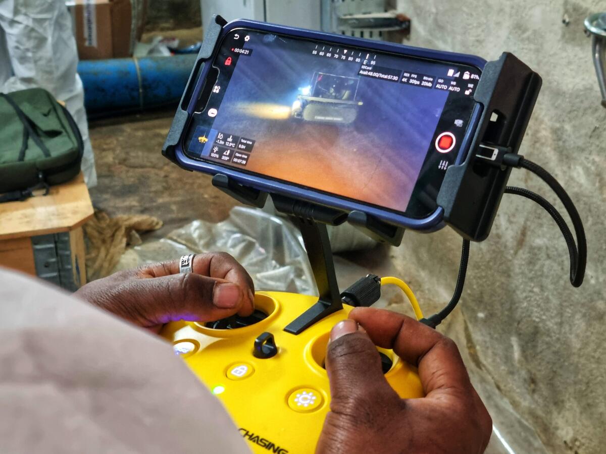 Robot telecomandato per pulire le vasche dei serbatoi di Caltaqua - 