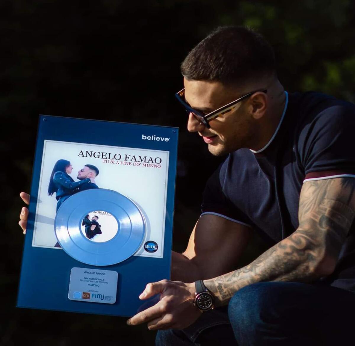 Straordinario successo di Angelo Famao: disco di platino -