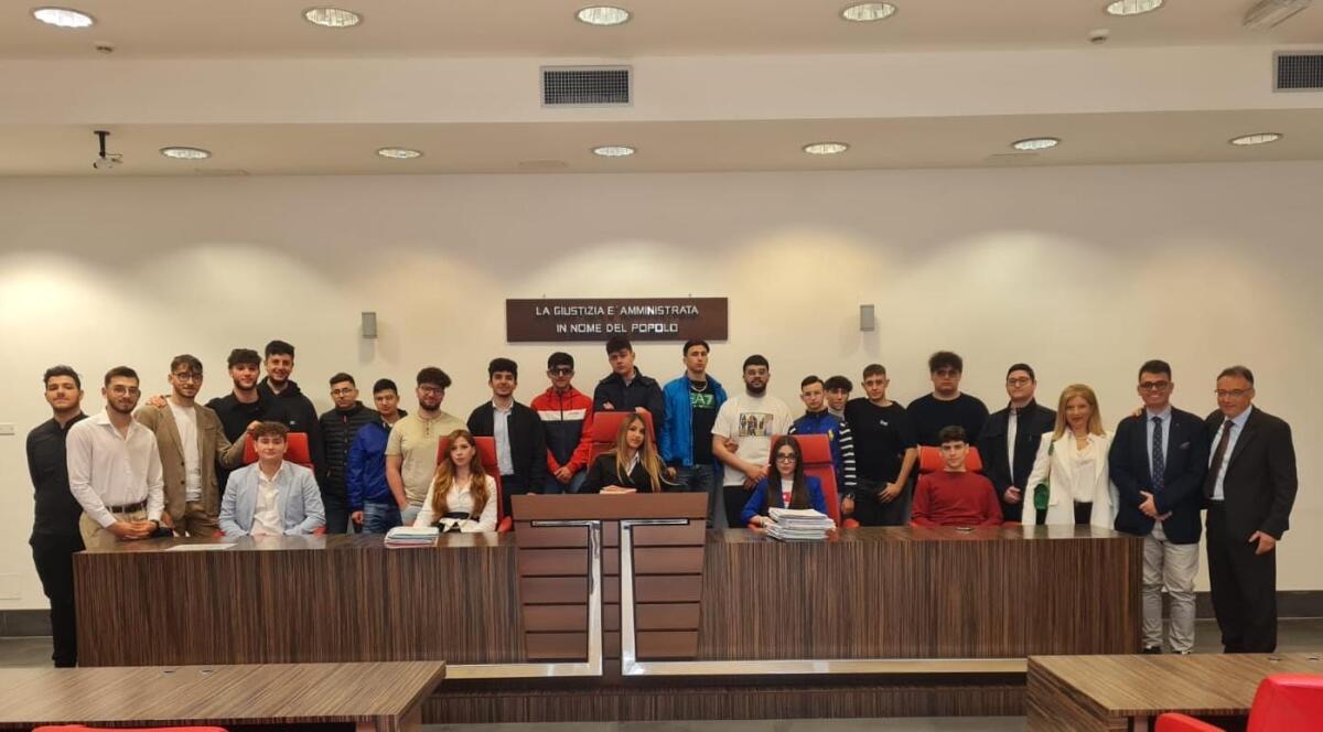Visita in tribunale per gli alunni del “Majorana”: concluso progetto con la Camera penale - 