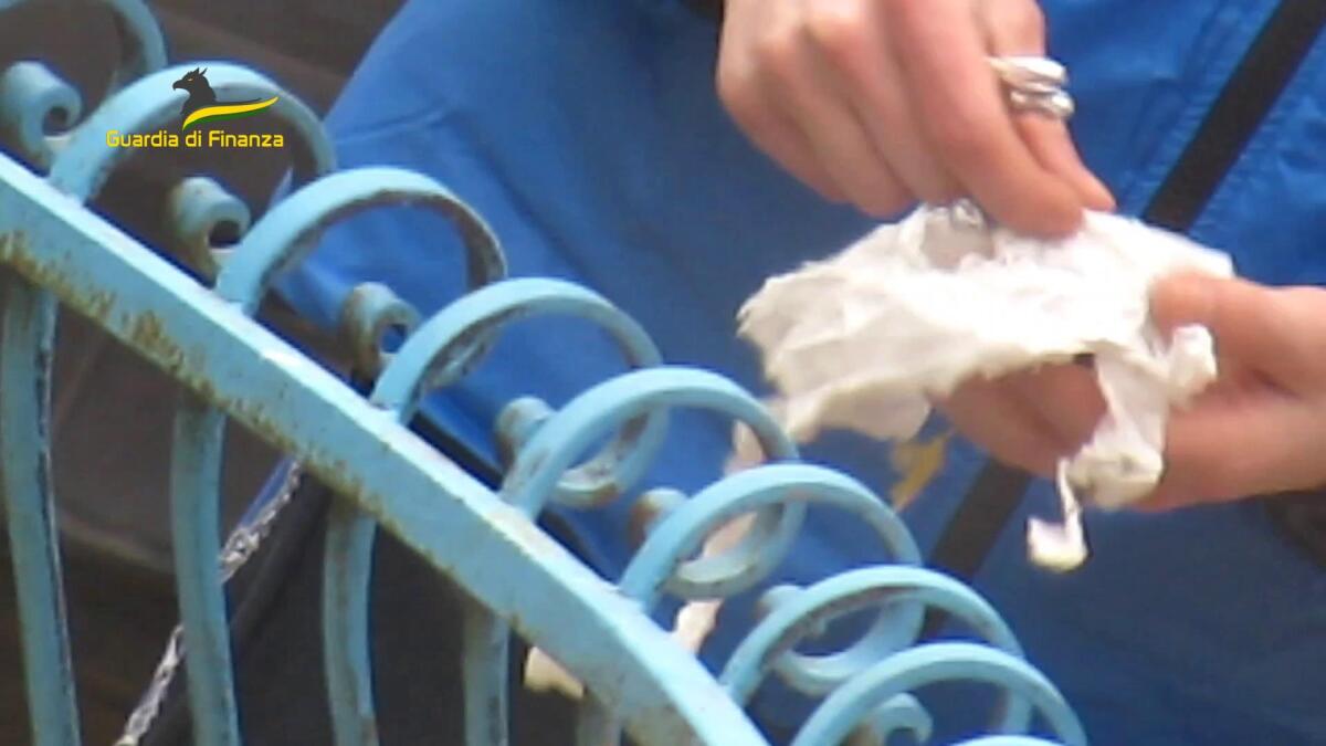 Blitz antidroga a Gela: lo spaccio era gestito da una baby gang - 