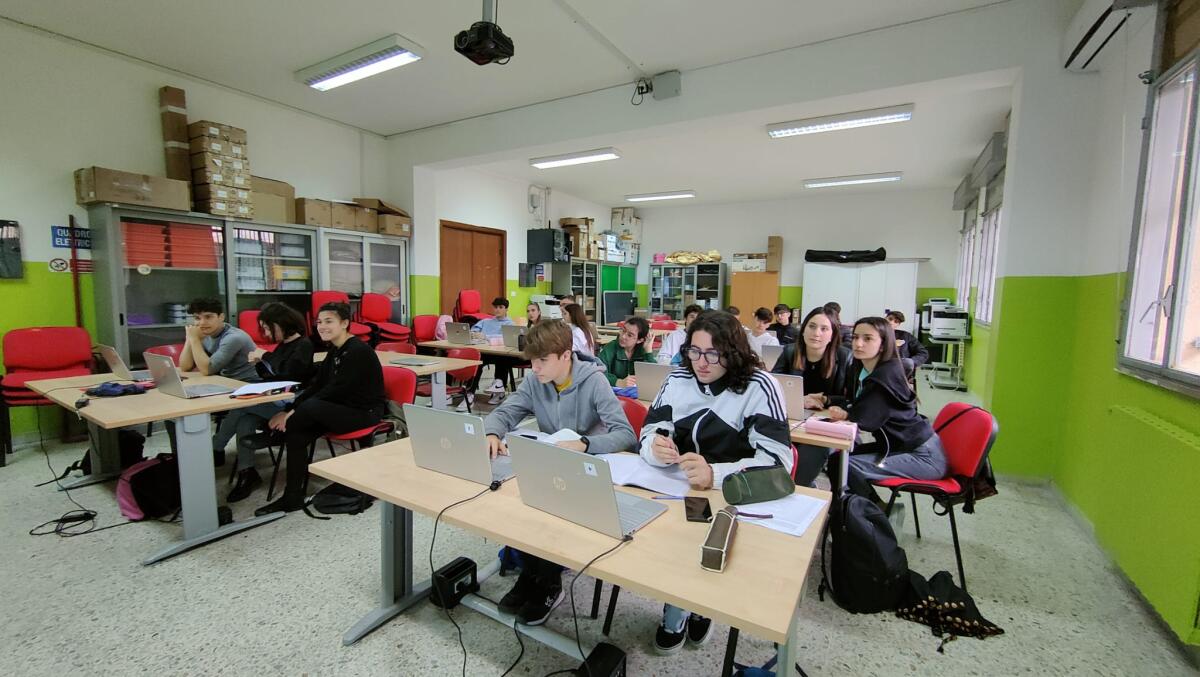 Il Liceo classico Eschilo vince la gara nazionale “Robospazio” organizzata dalla Fondazione Agnelli - 