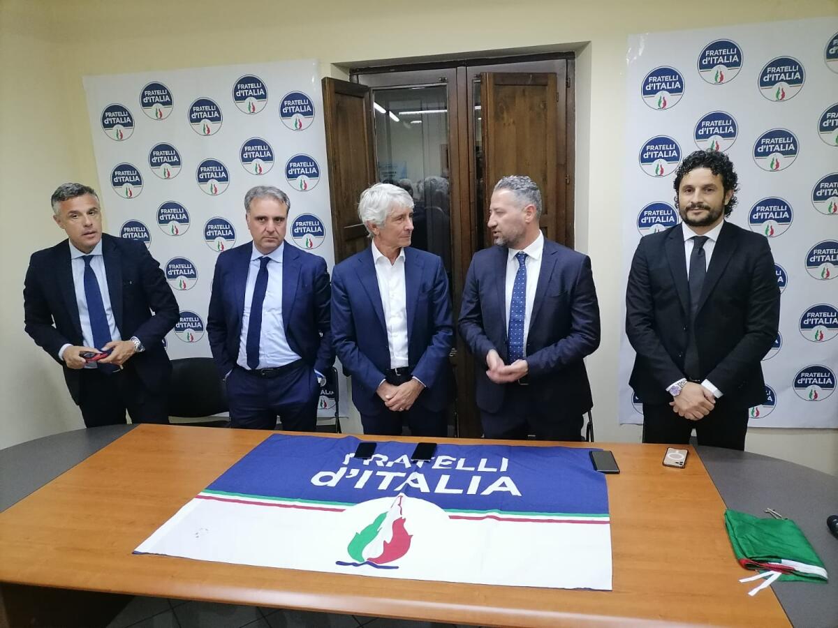 Il ministro dello Sport in visita alla sede di FdI - 
