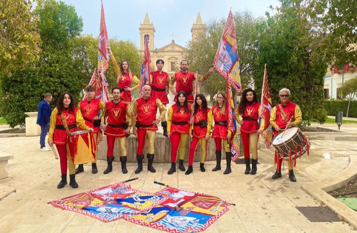 Sbandieratori di Gela alla festa di San Vincenzo ad Acate - 