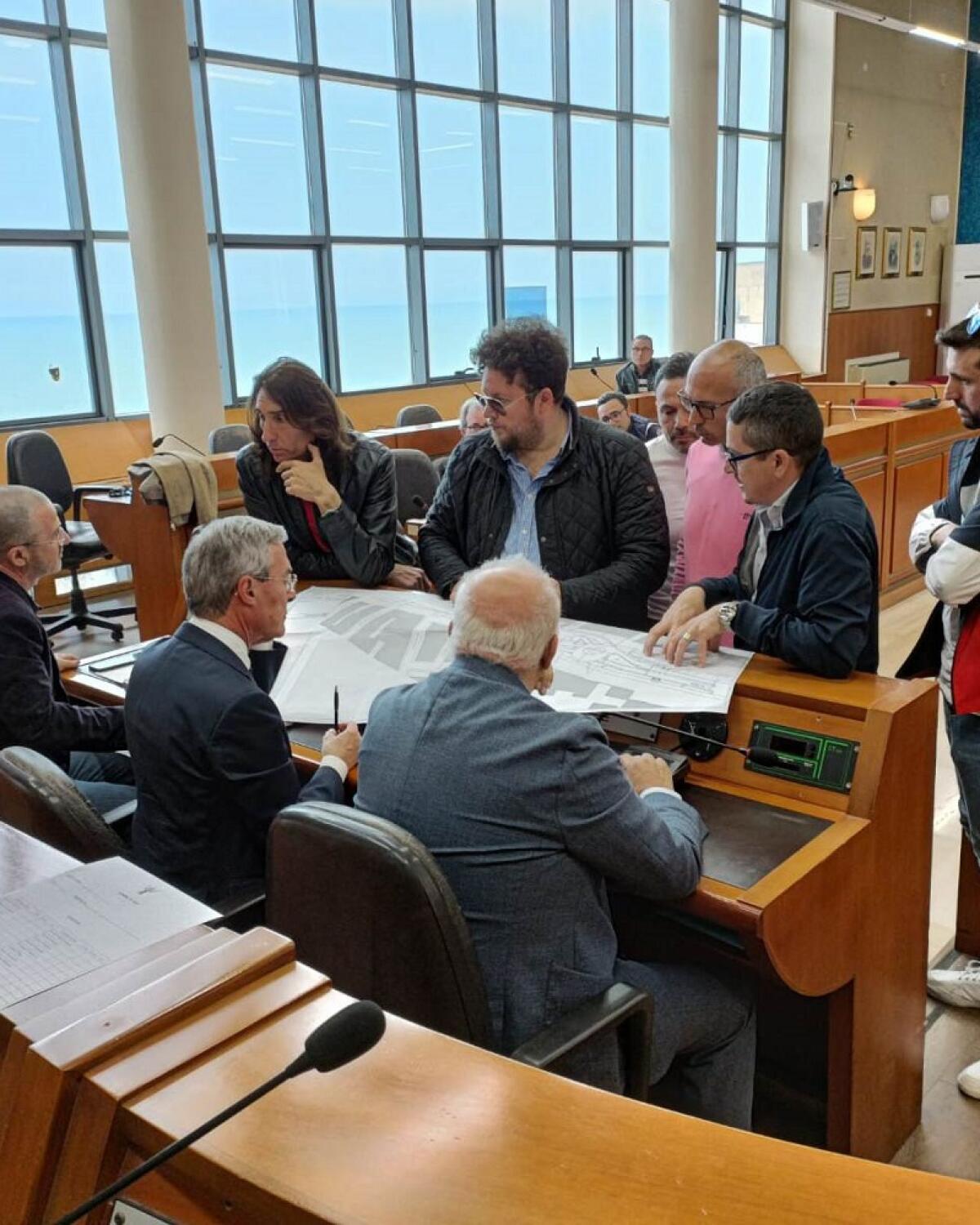 Confronto tra sindaco e commercianti di via Venezia -