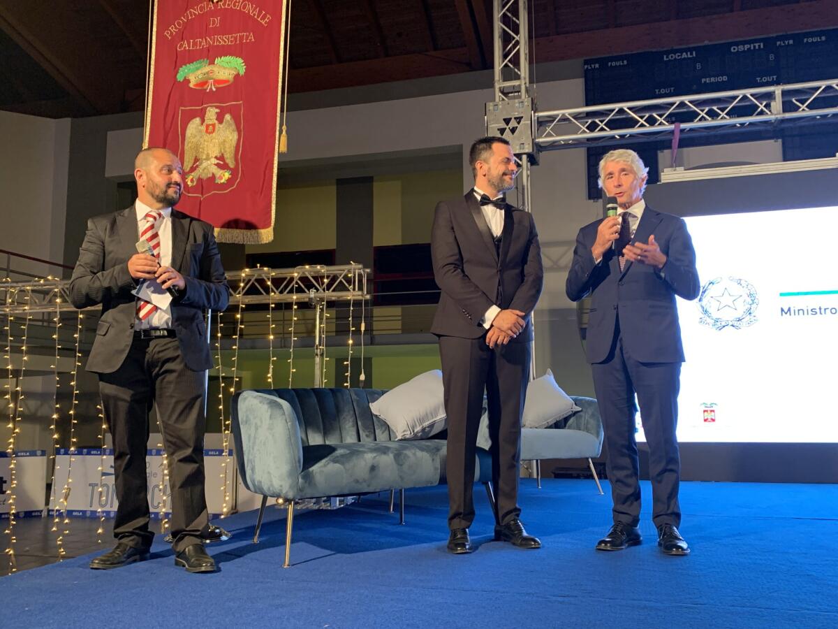 «Pronti a collaborare con il territorio»: il ministro Abodi al PalaLivatino - 