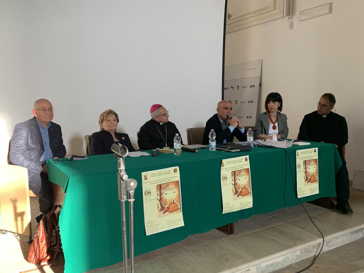 “Eutanasia. Accanimento clinico e tecnologico”: conferenza promossa dall’associazione Ex allievi del Liceo classico - 