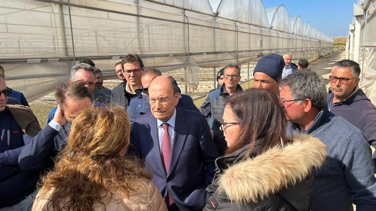 Trovato un pacco sospetto sotto l’abitazione del Governatore, Renato Schifani - 