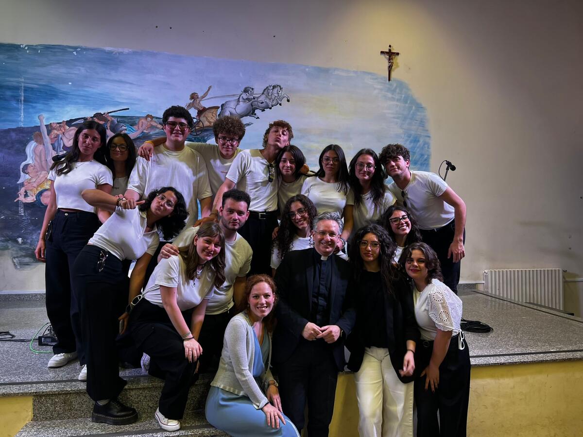 Su iniziativa di don Giuseppe Fausciana è nato il coro del Liceo Classico “Eschilo” - 