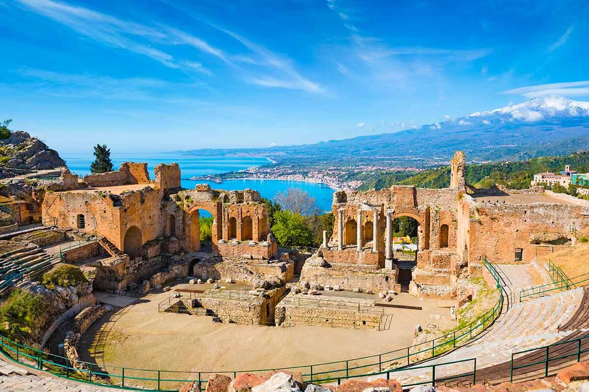 De Luca chiede una percentuale sui biglietti dei parchi archeologici - 