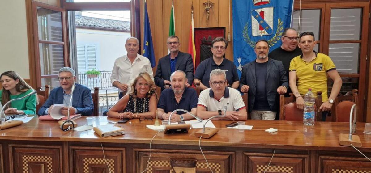 Raccolta rifiuti: siglato accordo per 114 lavoratori di Gela e 43 di Piazza Armerina - 