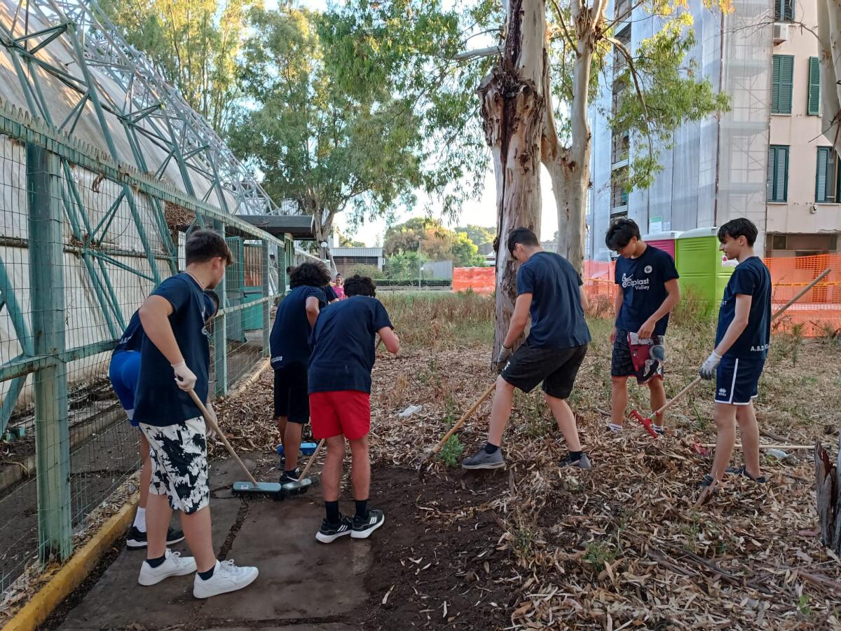 Tra sport e sociale, pulizia straordinaria al PalaUrso per gli atleti dell&#8217;Ecoplast - 