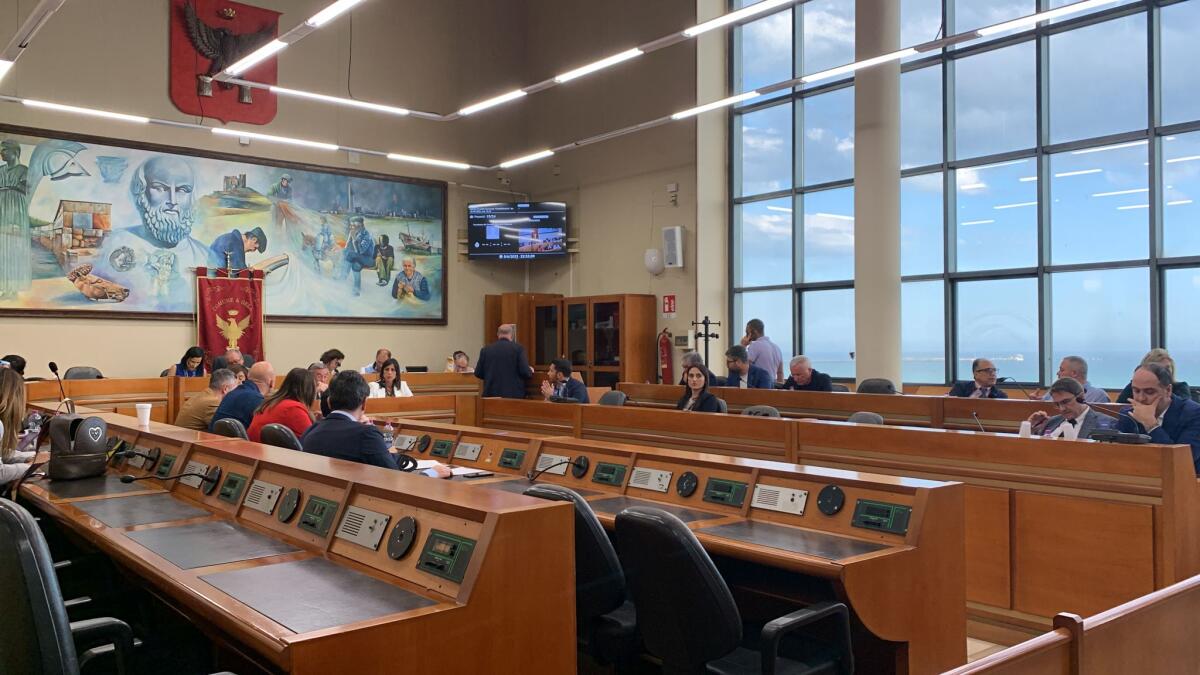 I non firmatari della mozione invitano il sindaco a dimettersi - 