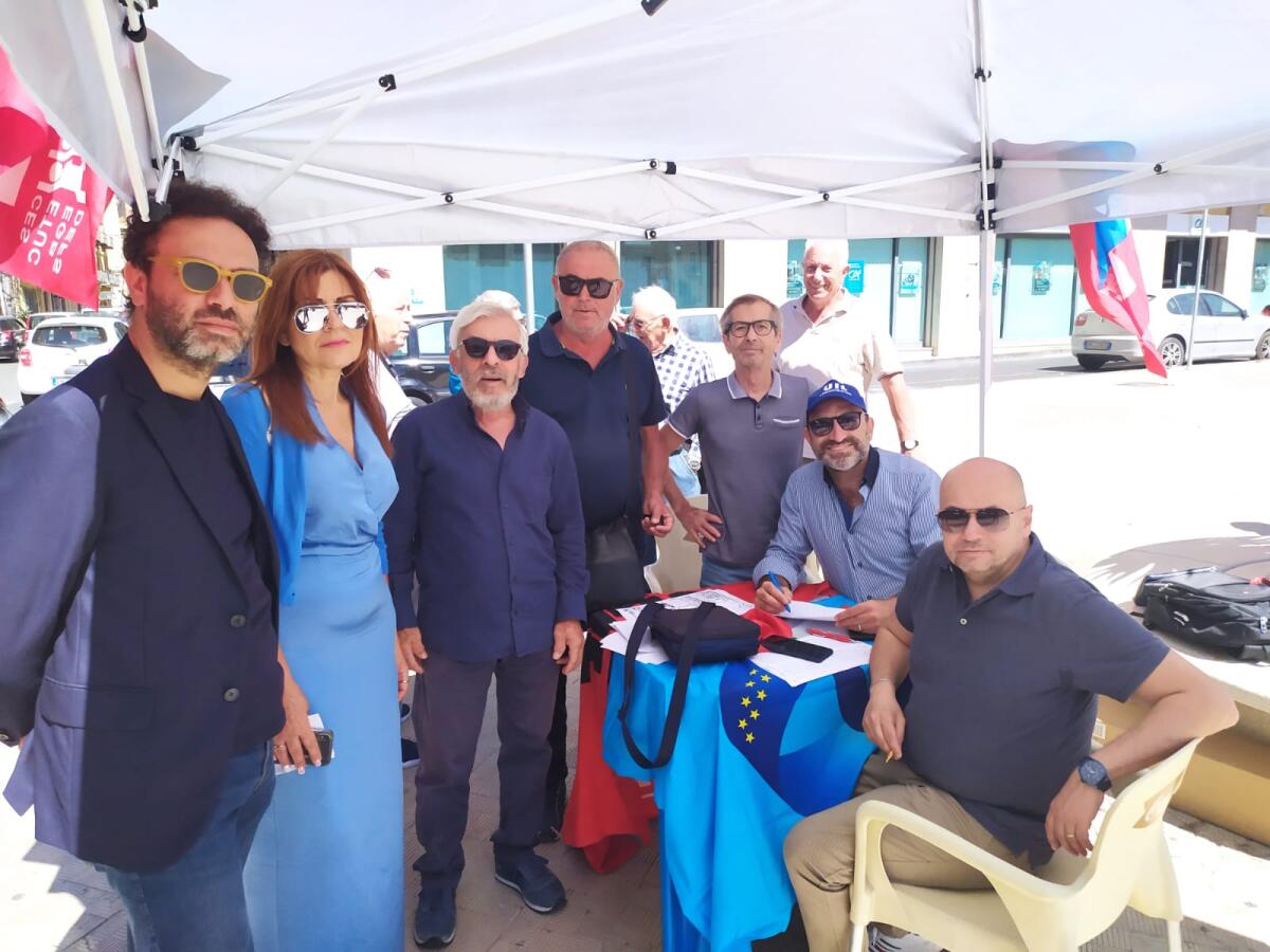 Cgil e Uil raccolgono le firme a Gela contro l’autonomia differenziata - 