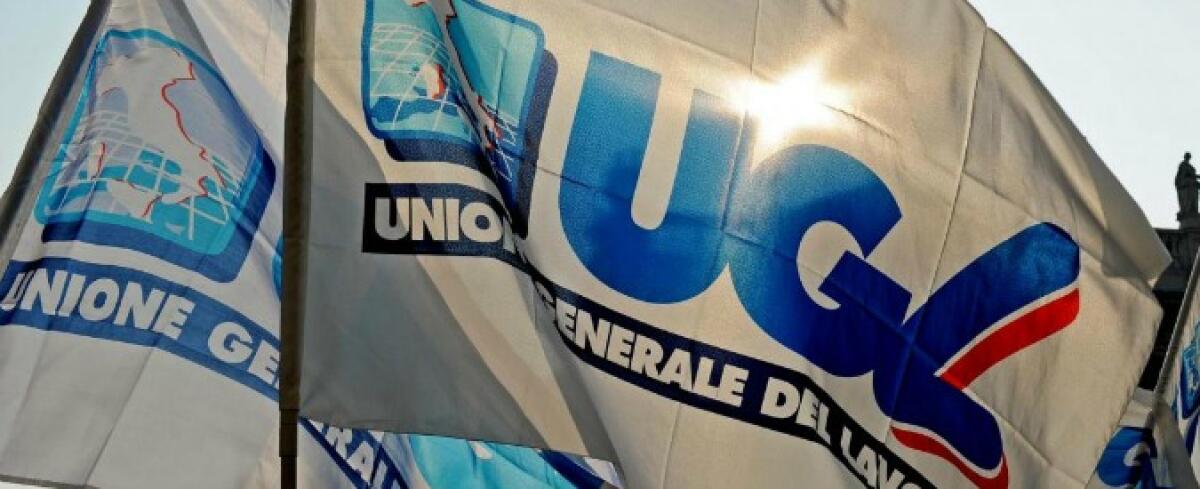Aeroporto Catania: le segreterie Ugl della Sicilia orientale scrivono al Ministro Salvini - Foto Fabio Ferrari / LaPresse
18 10 2011 Torino, Italia
news
Protesta dell'Ugl Polizia di Stato sui tagli ai fondi per l'acquisto benzina per la sicurezza, la difesa e il soccorso pubblico.
Nella foto:la protesta
Foto Fabio Ferrari / LaPresse
18 10