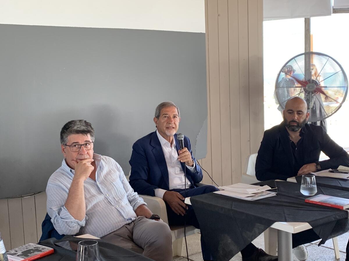 “La Sicilia bombardata”: al Tropico med la presentazione del libro del ministro Musumeci - 