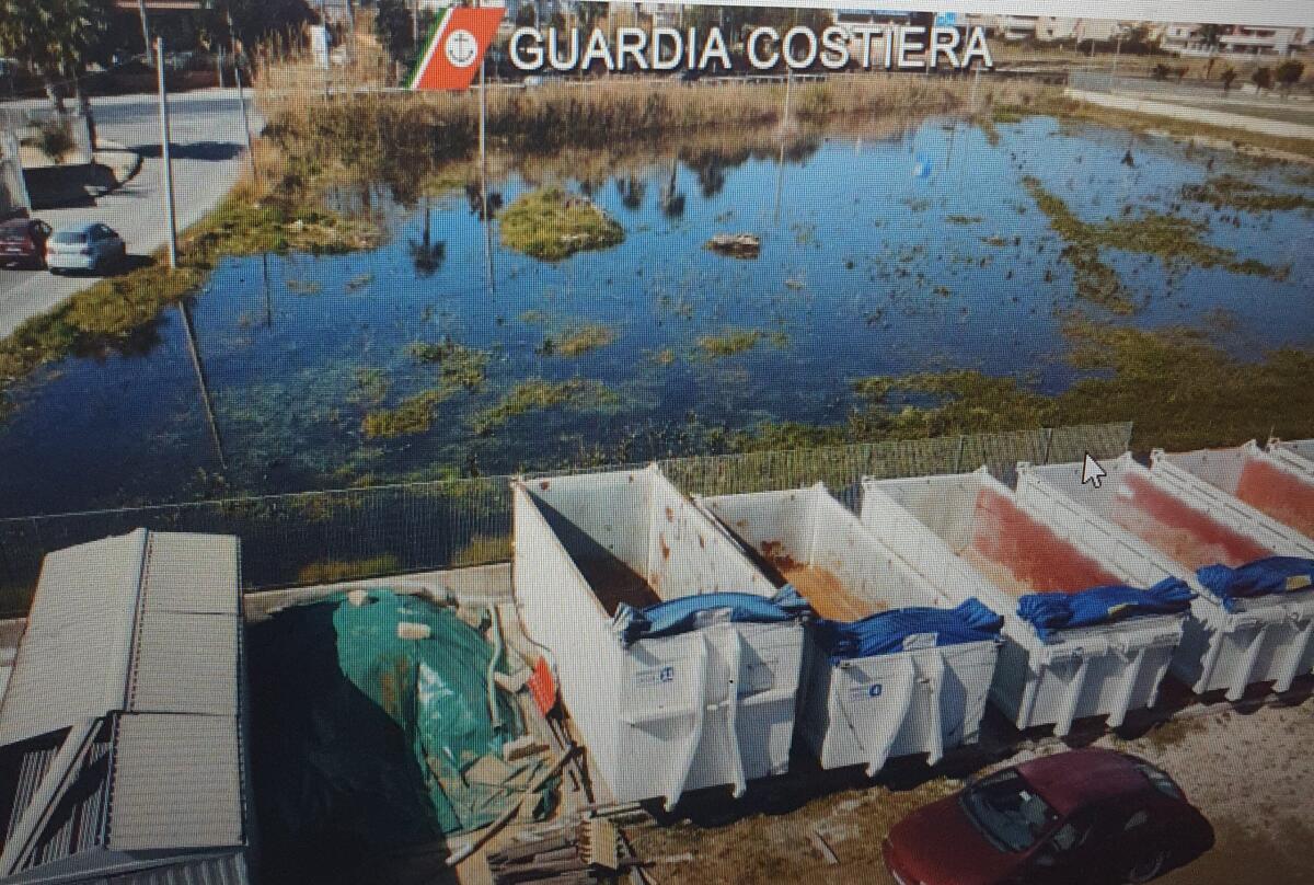 La Guardia costiera pone fine al lavaggio abusivo di veicoli pesanti con inquinamento di un terreno limitrofo - 