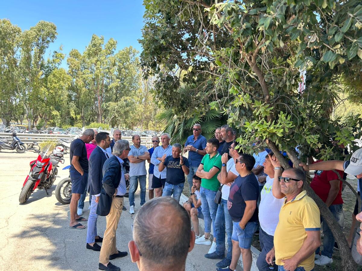 Sicindustria, curatore fallimentare  e delegazione lavoratori Medi Group in municipio - 