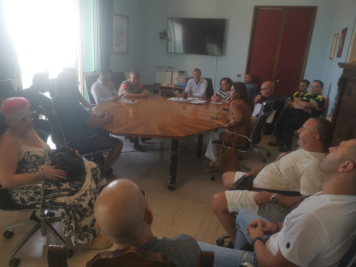 Dopo il caos della Ztl, da domani presidi attivi con tre associazioni di volontariato -