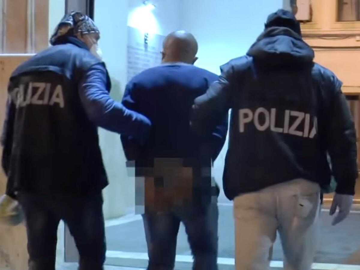 La Polizia arresta un uomo per atti persecutori - 