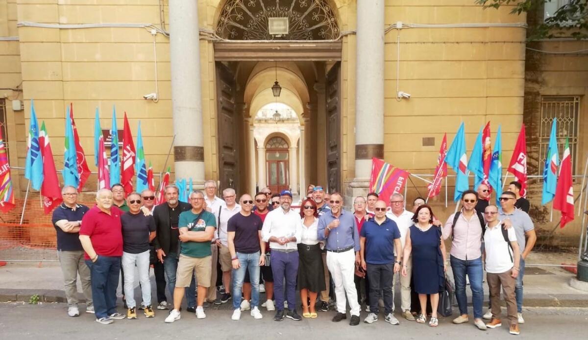 Cgil e Uil consegnano documento in Prefettura sulla sicurezza e salute nel cantiere - 
