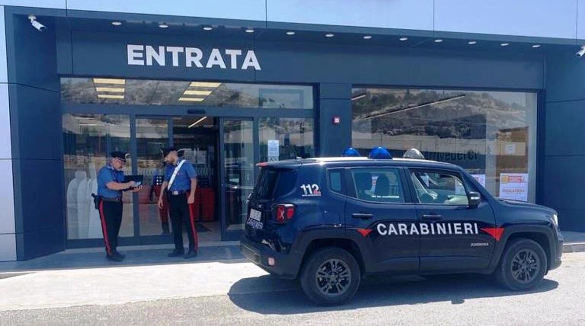 Seminava violenza e paura nei supermercati: arrestato - 