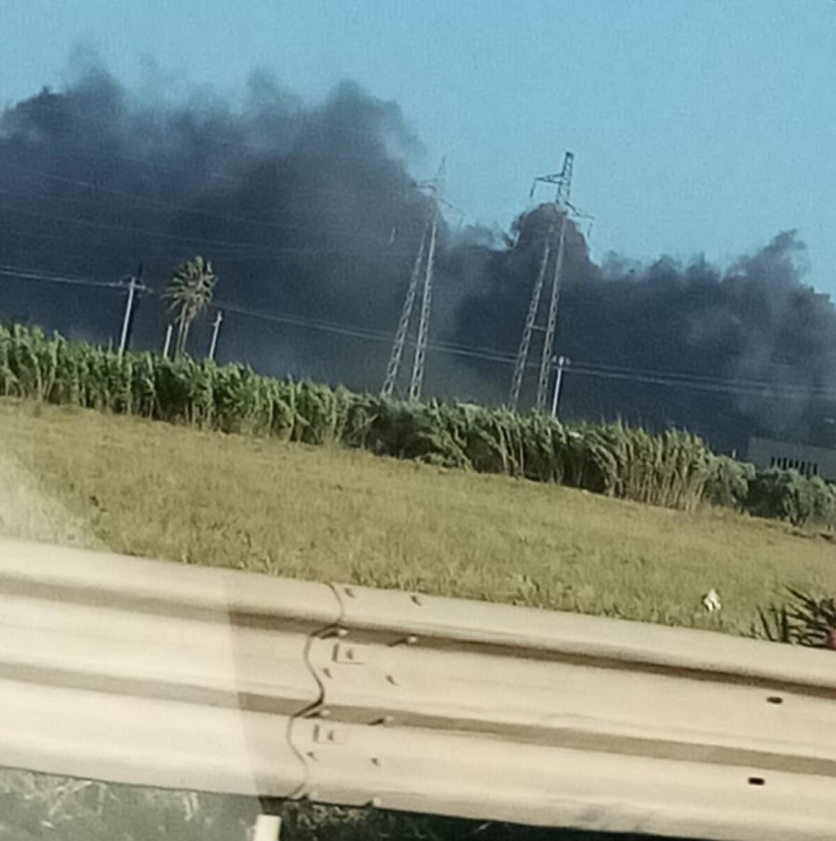 Vasto incendio nella zona industriale -