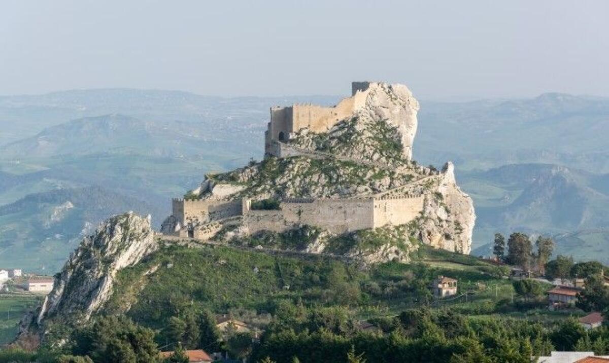 “Il Castello non é di Manfredi!” Scoperta storica del Prof. Vullo -