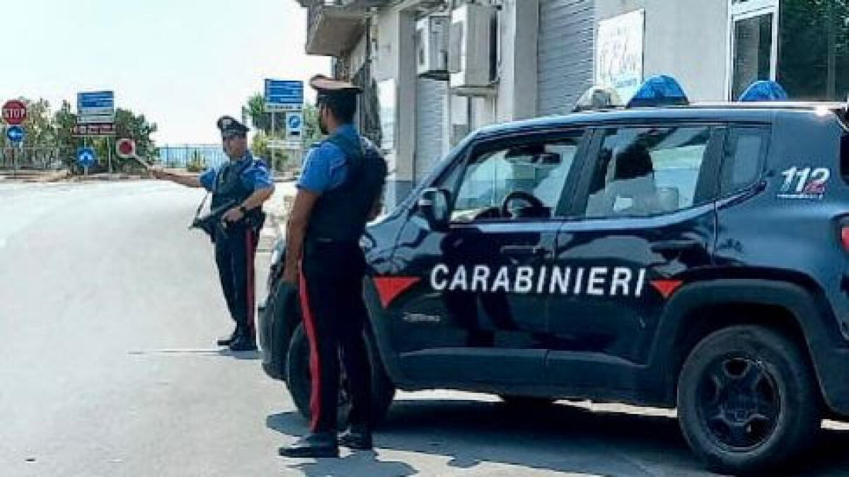 Automobilista senza patente fugge: arrestato - 