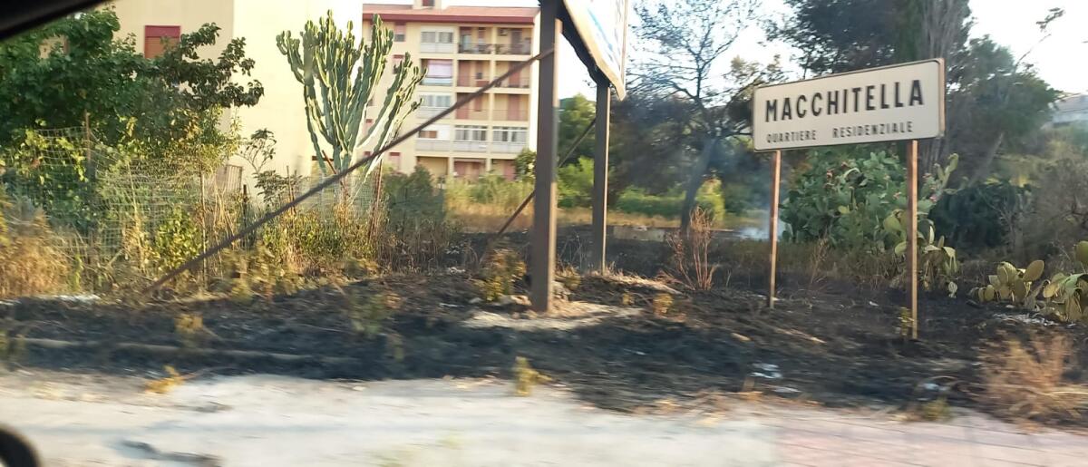 Incendio all’ingresso di Macchitella - 