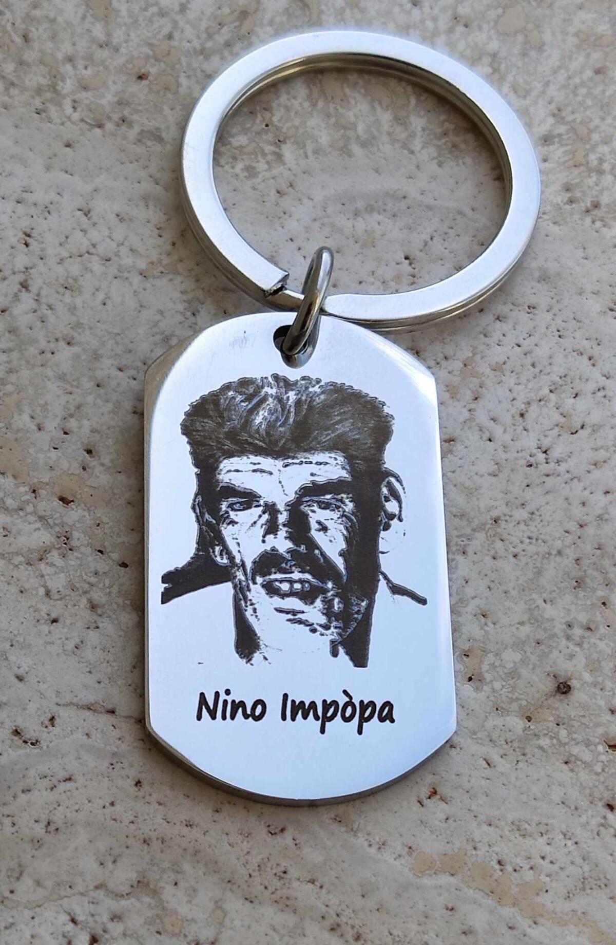 Nino ‘Mpopa superstar: c’è già il gadget con l’immagine -
