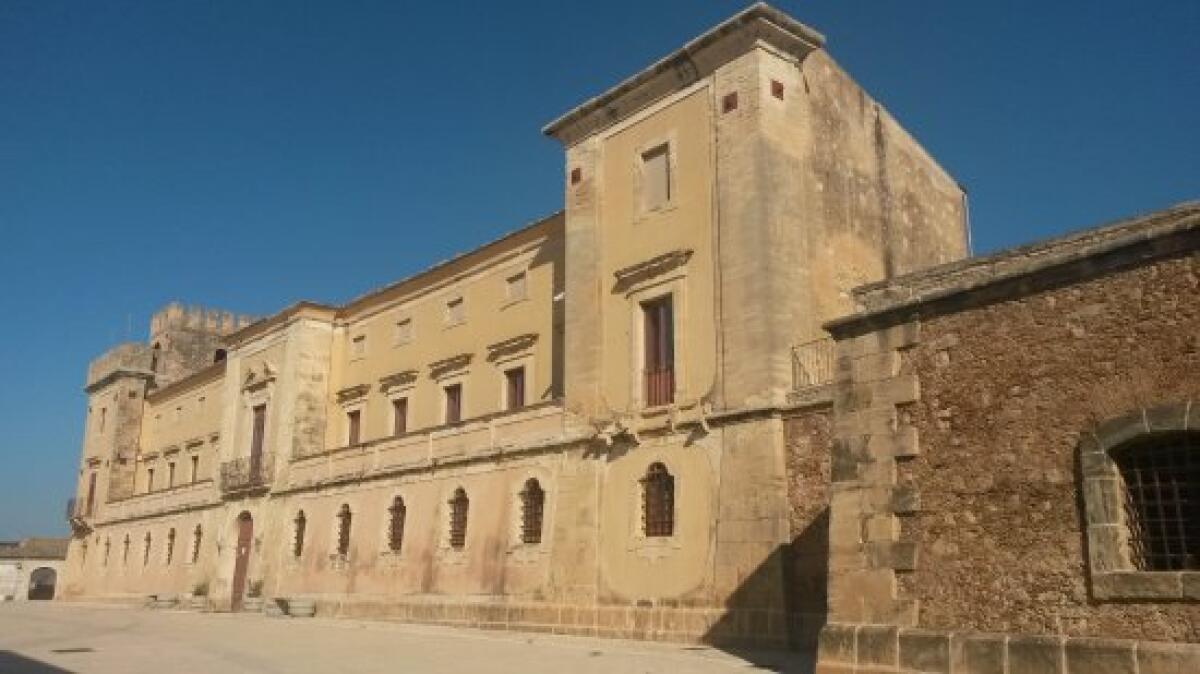 Collettiva d’arte: “Coloriamo il Castello dei Principi di Biscari con la Pace - 