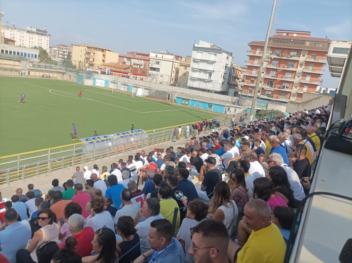 Gela calcio, il debutto è da incorniciare. Fausciana: &#8220;Grande prestazione e grande pubblico&#8221; - 