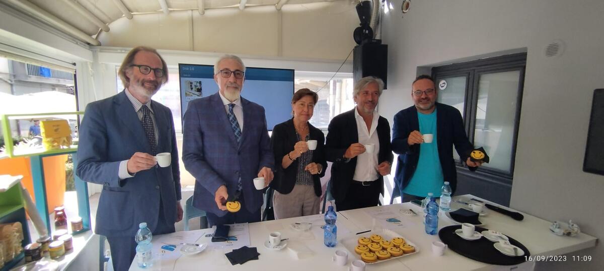 Il caffè che si paga con un sorriso - 