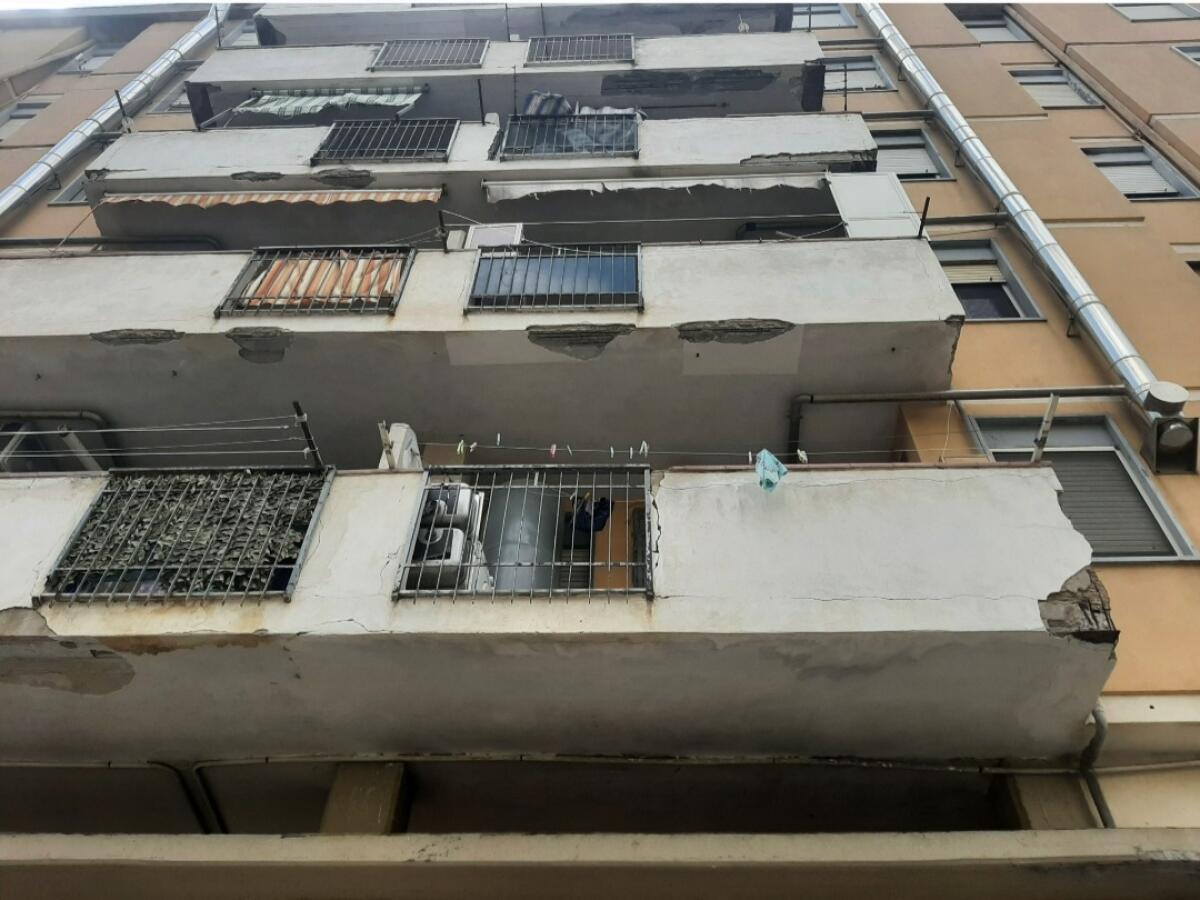 Il pericolo sulla testa e sotto i piedi.. video - 