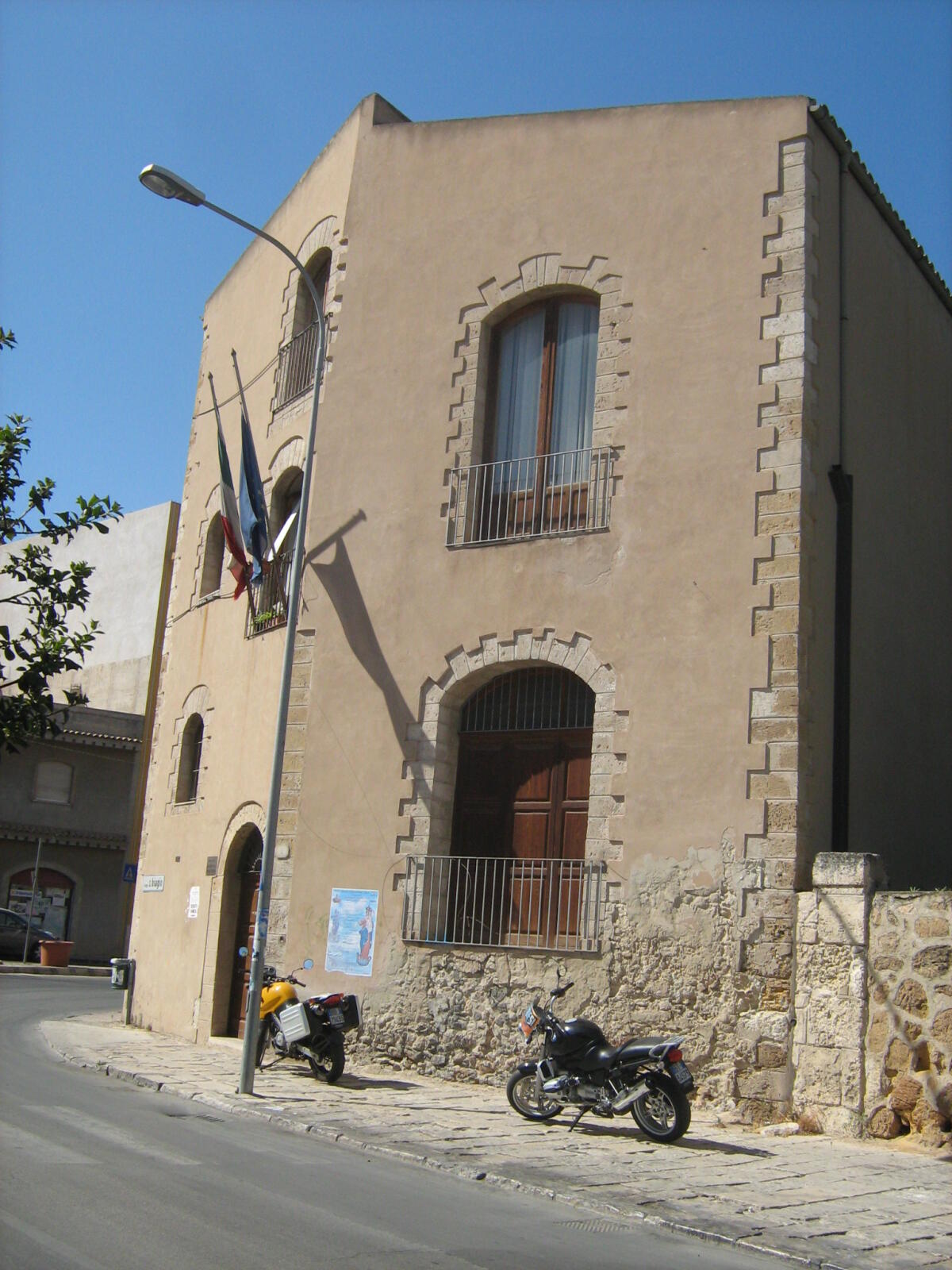 Biblioteca comunale rischia di rimanere un’opera incompiuta -
